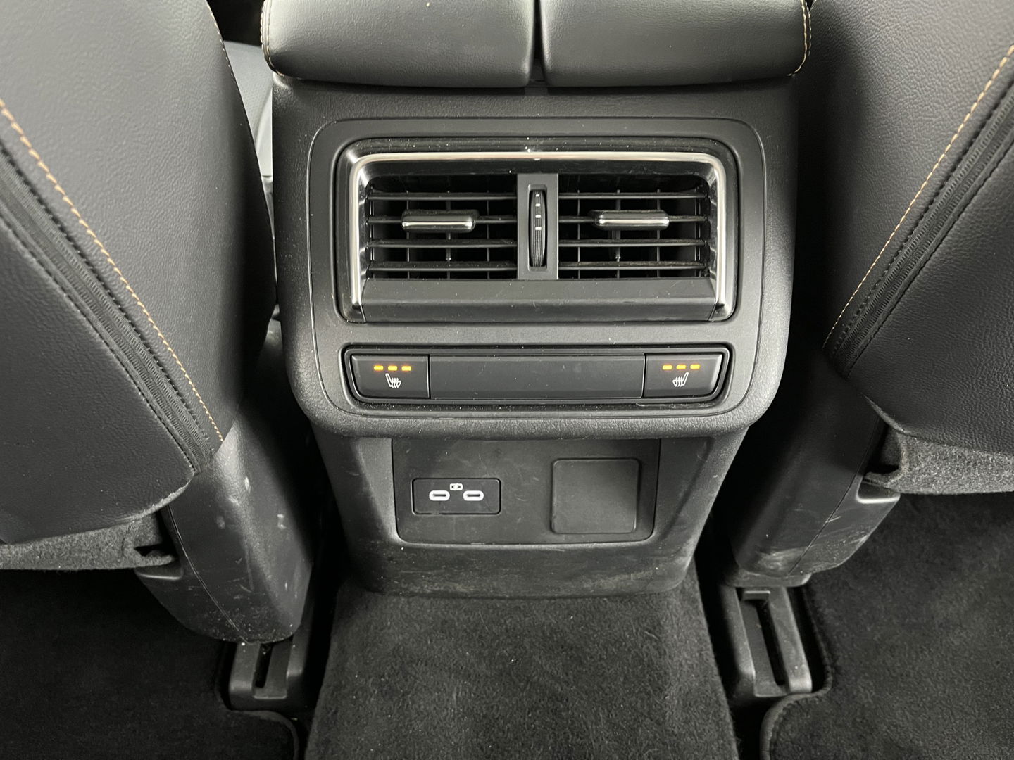 Mazda CX-60 2.5 e-SkyActiv PHEV Exclusive-Line [ 3-Fase ] (INCL-BTW) *HEAD-UP | LEATHER | FULL-LED | BLINDSPOT | HEATED/VENTILATED-COMFORTSEATS | DIGI-COCKPIT | KEYLESS | DAB | NAVI-FULLMAP | 20''ALU | TOWBAR*