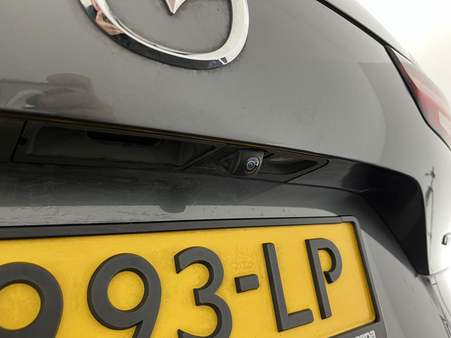 Mazda CX-60 2.5 e-SkyActiv PHEV Exclusive-Line [ 3-Fase ] (INCL-BTW) *HEAD-UP | LEATHER | FULL-LED | BLINDSPOT | HEATED/VENTILATED-COMFORTSEATS | DIGI-COCKPIT | KEYLESS | DAB | NAVI-FULLMAP | 20''ALU | TOWBAR*