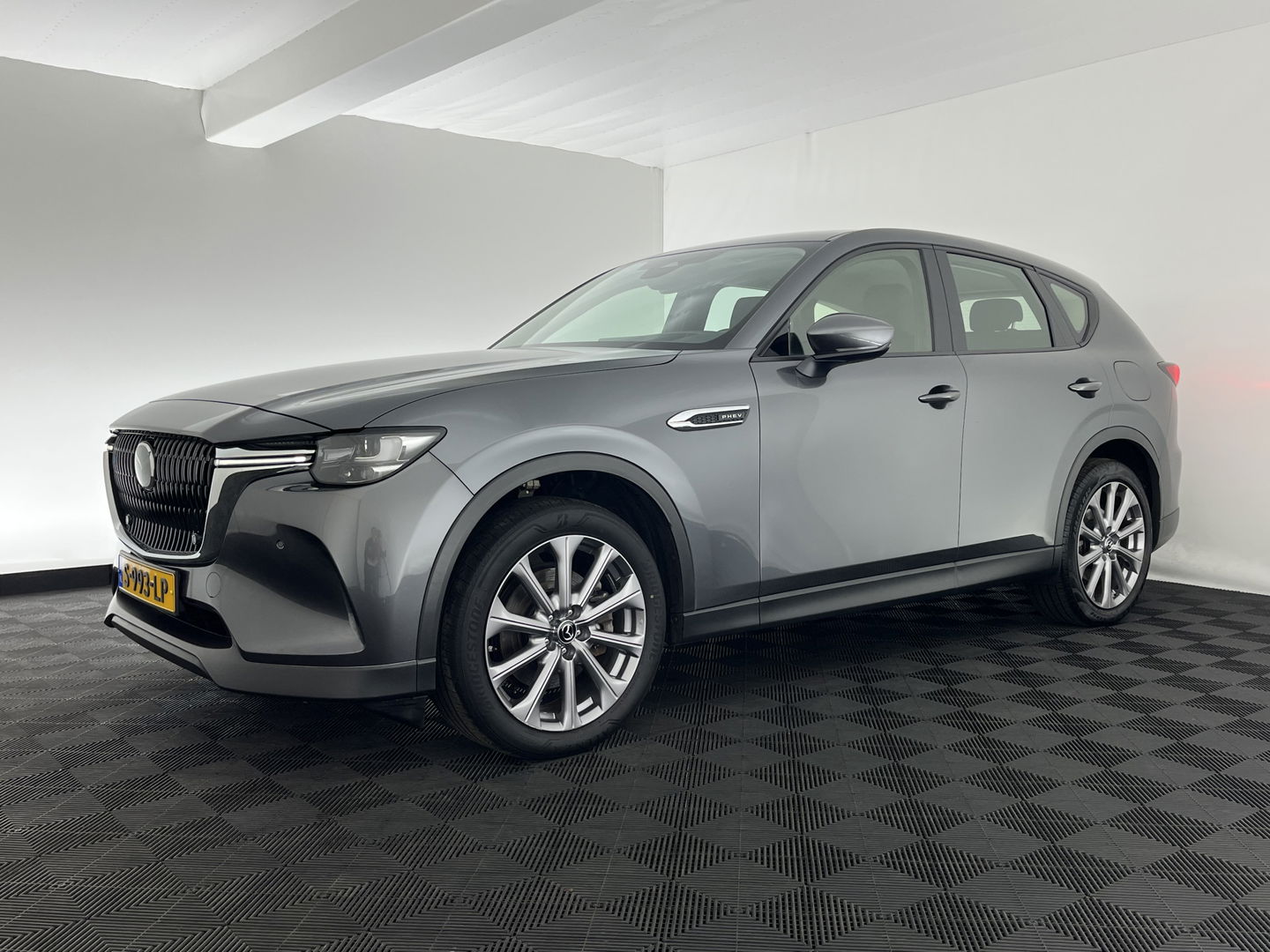 Mazda CX-60 2.5 e-SkyActiv PHEV Exclusive-Line [ 3-Fase ] (INCL-BTW) *HEAD-UP | LEATHER | FULL-LED | BLINDSPOT | HEATED/VENTILATED-COMFORTSEATS | DIGI-COCKPIT | KEYLESS | DAB | NAVI-FULLMAP | 20''ALU | TOWBAR*
