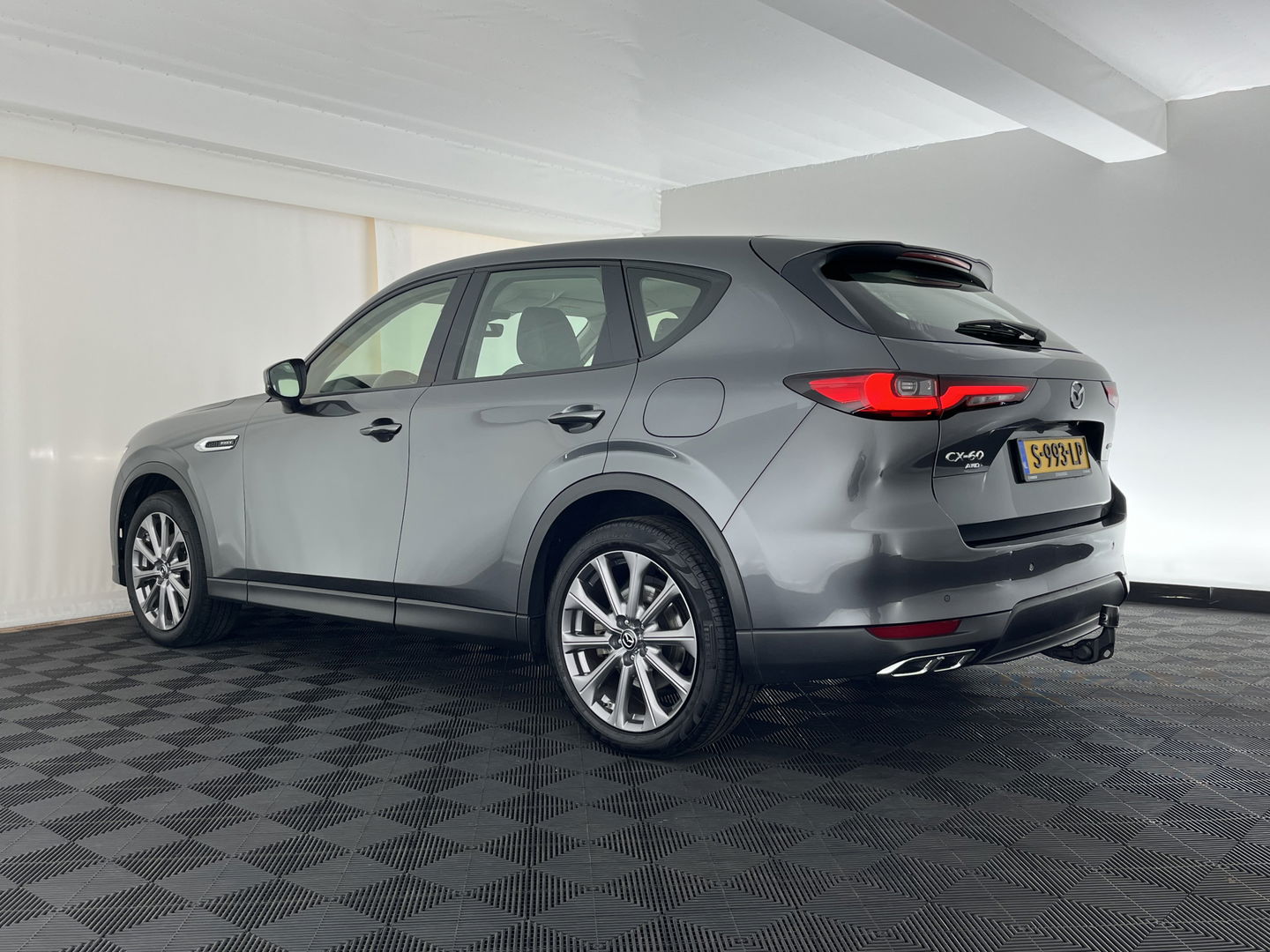 Mazda CX-60 2.5 e-SkyActiv PHEV Exclusive-Line [ 3-Fase ] (INCL-BTW) *HEAD-UP | LEATHER | FULL-LED | BLINDSPOT | HEATED/VENTILATED-COMFORTSEATS | DIGI-COCKPIT | KEYLESS | DAB | NAVI-FULLMAP | 20''ALU | TOWBAR*