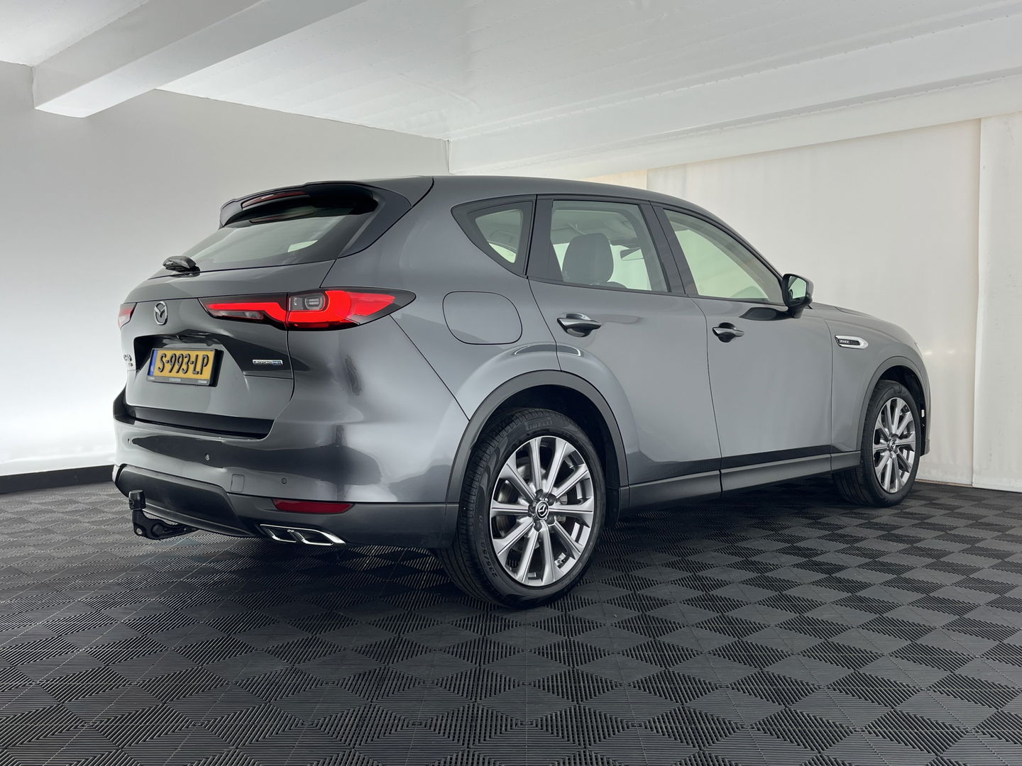 Mazda CX-60 2.5 e-SkyActiv PHEV Exclusive-Line [ 3-Fase ] (INCL-BTW) *HEAD-UP | LEATHER | FULL-LED | BLINDSPOT | HEATED/VENTILATED-COMFORTSEATS | DIGI-COCKPIT | KEYLESS | DAB | NAVI-FULLMAP | 20''ALU | TOWBAR*