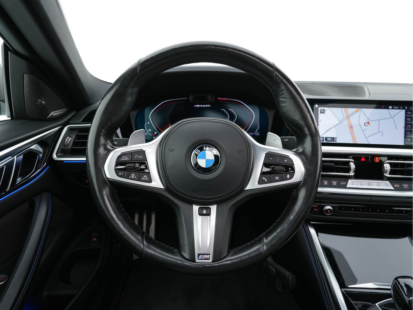 BMW 4 Serie Coupé M440i xDrive High Executive Aut. *PANO | HEAD-UP | LASER-LED | ADAPTIVE-CRUISE | LUXURY-LEATHER | TOP-VIEW | HARMAN/KARDON | BLINDSPOT | KEYLESS | HEATED-SPORTSEATS | DAB+ | DIGI-COCKPIT | SHIFT-PADDLES | 19''ALU | TOWB