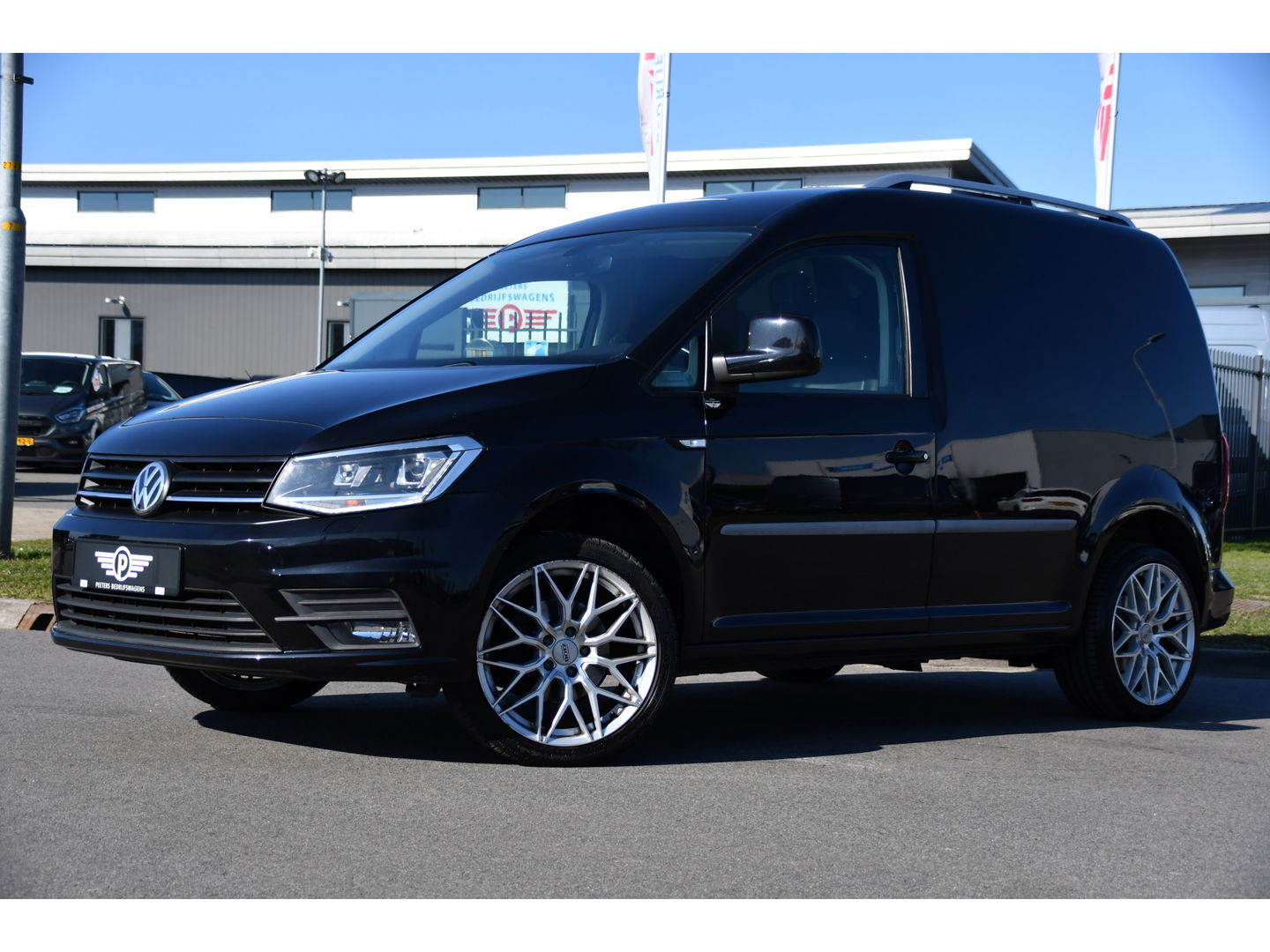 Volkswagen Caddy 2.0 TDI L1H1 Highline Black Edition Adaptieve Cruise, Carplay, 150pk, Automaat, LED, Stoelverwarming, Leder, Multimedia, Voorruit verwarming, Uniek!