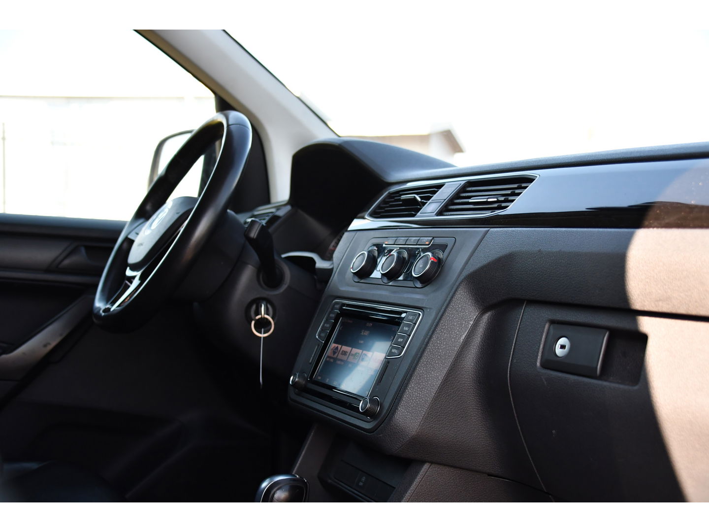 Volkswagen Caddy 2.0 TDI L1H1 Highline Black Edition Adaptieve Cruise, Carplay, 150pk, Automaat, LED, Stoelverwarming, Leder, Multimedia, Voorruit verwarming, Uniek!