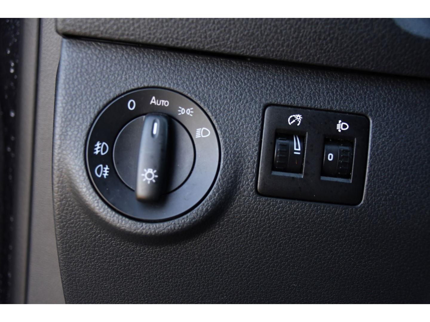 Volkswagen Caddy 2.0 TDI L1H1 Highline Black Edition Adaptieve Cruise, Carplay, 150pk, Automaat, LED, Stoelverwarming, Leder, Multimedia, Voorruit verwarming, Uniek!