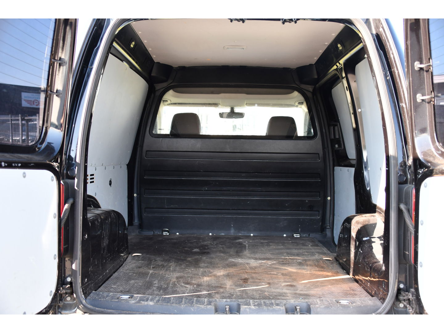 Volkswagen Caddy 2.0 TDI L1H1 Highline Black Edition Adaptieve Cruise, Carplay, 150pk, Automaat, LED, Stoelverwarming, Leder, Multimedia, Voorruit verwarming, Uniek!