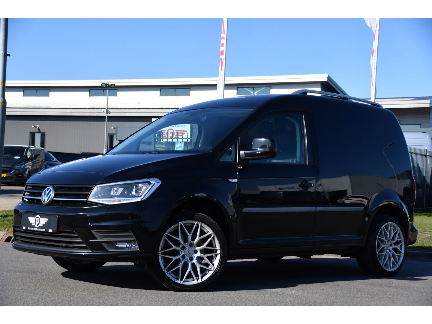 Volkswagen Caddy 2.0 TDI L1H1 Highline Black Edition Adaptieve Cruise, Carplay, 150pk, Automaat, LED, Stoelverwarming, Leder, Multimedia, Voorruit verwarming, Uniek!