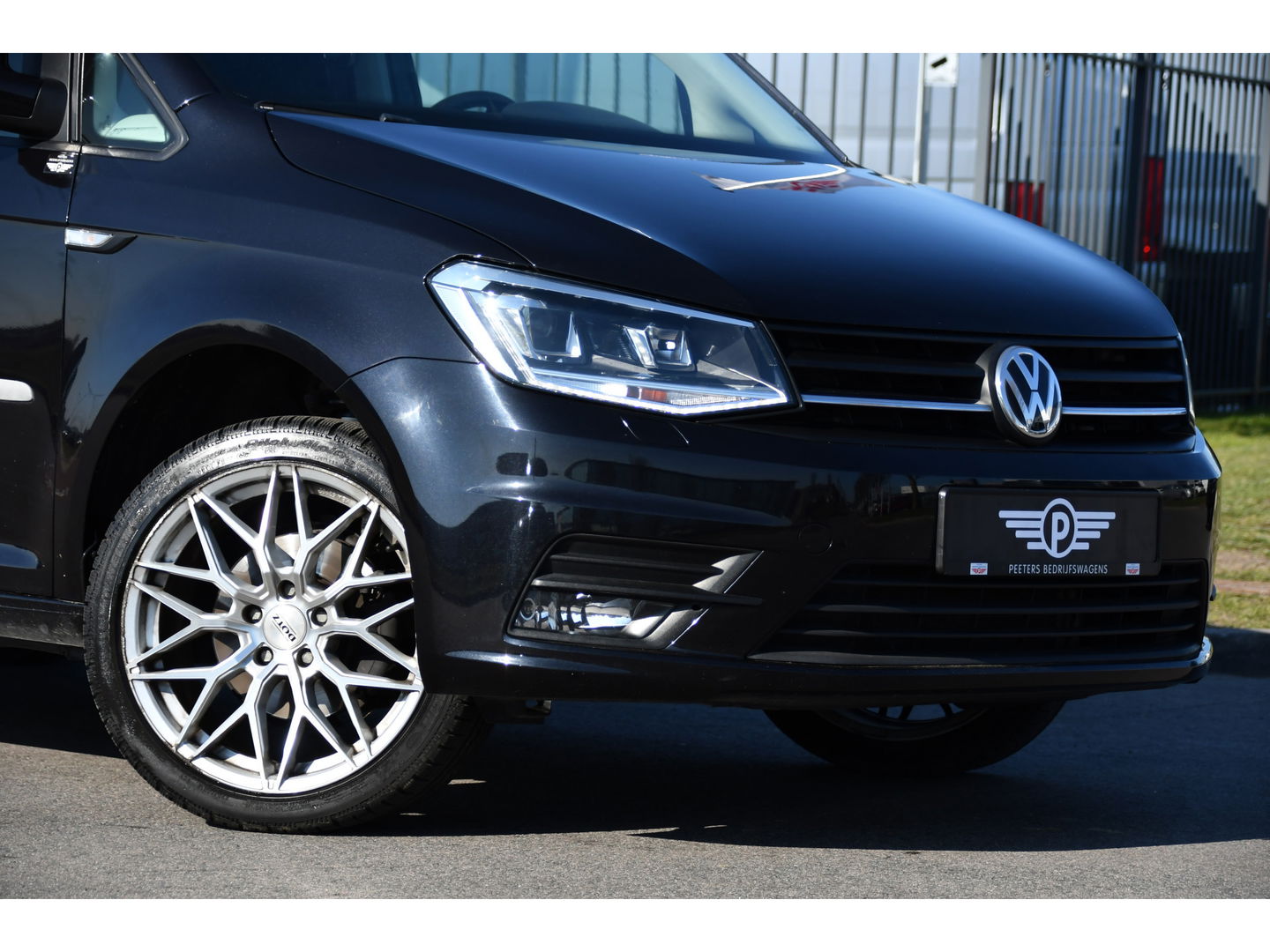 Volkswagen Caddy 2.0 TDI L1H1 Highline Black Edition Adaptieve Cruise, Carplay, 150pk, Automaat, LED, Stoelverwarming, Leder, Multimedia, Voorruit verwarming, Uniek!