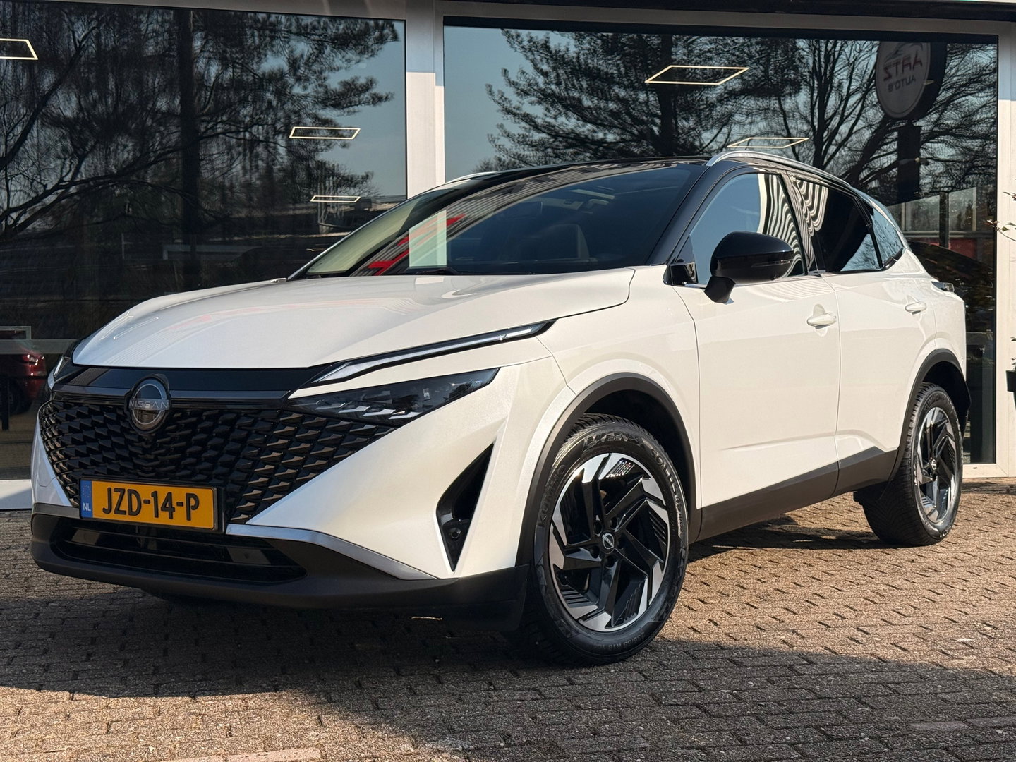 Nissan QASHQAI 1.3 MHEV Xtronic Premium l H.U.D l 360 l Pano l Parelmoer lak