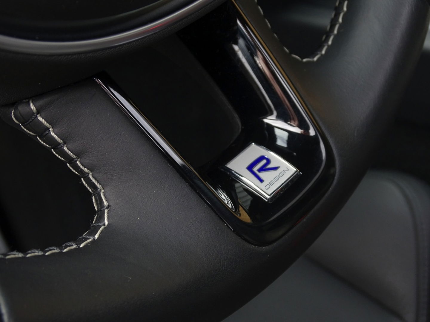 Volvo XC60 T8 407PK TE AWD Inscription / R-Design / Bowers & Wilkins / 360°