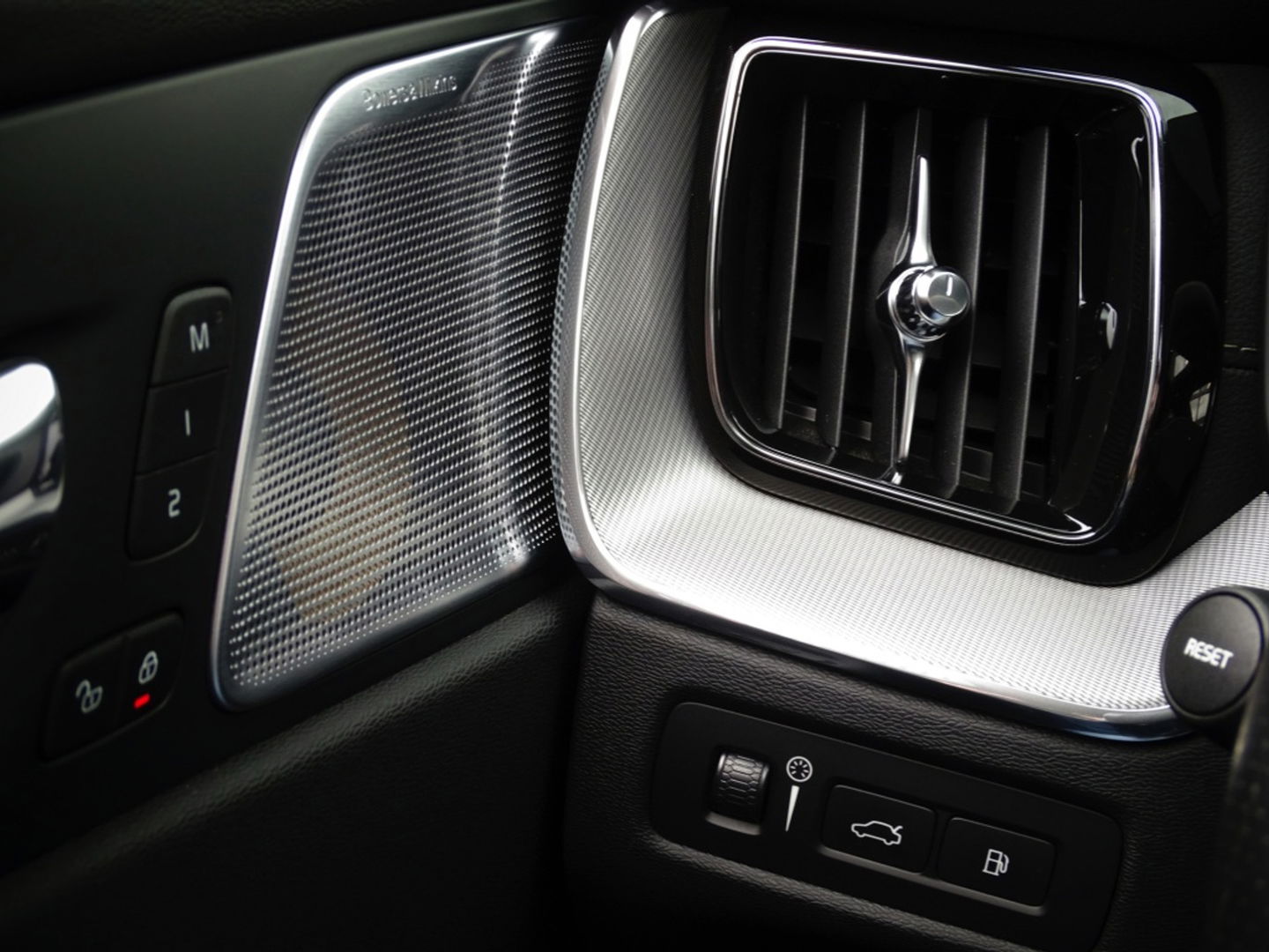 Volvo XC60 T8 407PK TE AWD Inscription / R-Design / Bowers & Wilkins / 360°