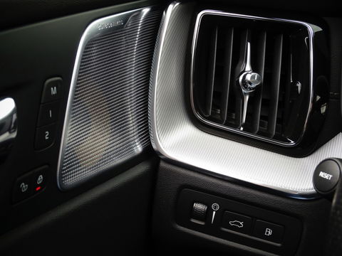 Volvo XC60 T8 407PK TE AWD Inscription / R-Design / Bowers & Wilkins / 360°