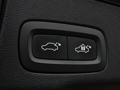 Volvo XC60 T8 407PK TE AWD Inscription / R-Design / Bowers & Wilkins / 360°