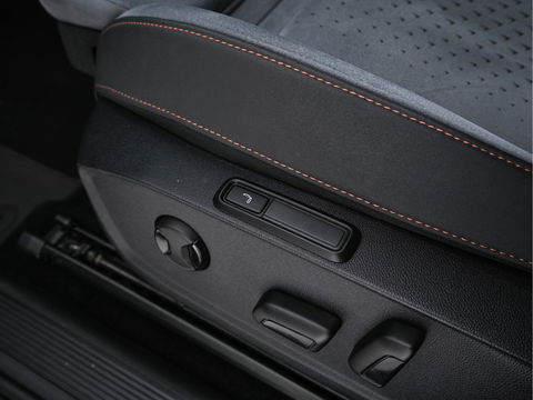 CUPRA Born Copper Edition 62 kWh [ 3-Fase-11kW ] {SOH-92%} (INCL-BTW) *PANO | ADAPTIVE-CRUISE | FULL-LED | MICROFIBRE | TOPVIEW | BLINDSPOT | KEYLESS | NAVI-FULLMAP | AMBIENTLIGHT | DIGI-COCKPIT | MASSAGE | CARPLAY | SPORTSEATS | PRIVACYGLASS | 20"AL