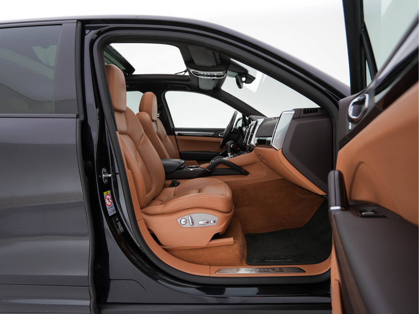 Porsche Cayenne 4.2 D S Aut. *PANO | LEATHER | XENON | MEMORY-PACK | BOSE-SURROUND | NAVI-FULLMAP | CAMERA | AIRSUSPENSION | HEATED/COOLED-COMFORTSEATS | PRIVACYGLASS | SHIFTPADDLES | ECC | PDC | CRUISE | TOWBAR | 2