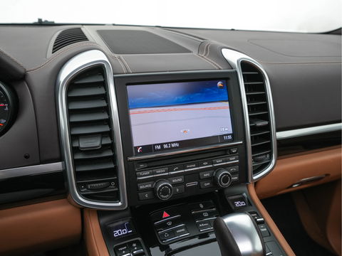 Porsche Cayenne 4.2 D S Aut. *PANO | LEATHER | XENON | MEMORY-PACK | BOSE-SURROUND | NAVI-FULLMAP | CAMERA | AIRSUSPENSION | HEATED/COOLED-COMFORTSEATS | PRIVACYGLASS | SHIFTPADDLES | ECC | PDC | CRUISE | TOWBAR | 2