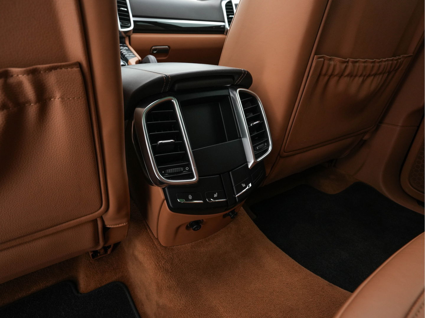 Porsche Cayenne 4.2 D S Aut. *PANO | LEATHER | XENON | MEMORY-PACK | BOSE-SURROUND | NAVI-FULLMAP | CAMERA | AIRSUSPENSION | HEATED/COOLED-COMFORTSEATS | PRIVACYGLASS | SHIFTPADDLES | ECC | PDC | CRUISE | TOWBAR | 2