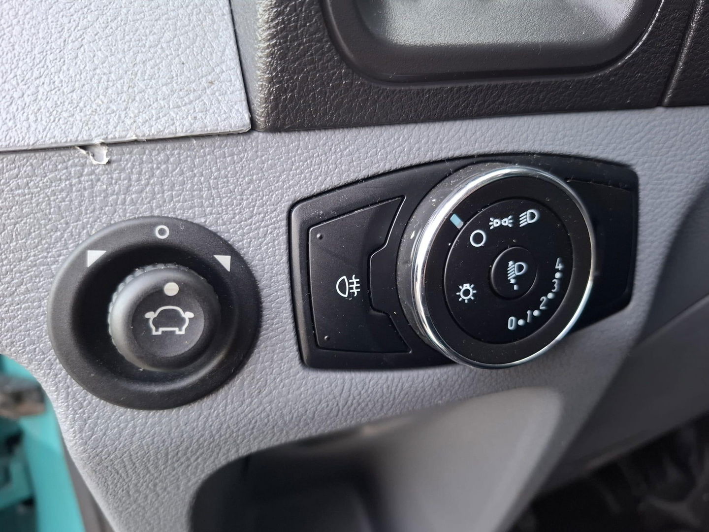 Ford Transit 350 2.2 TDCI L4H1 Ambiente LAADKLEP / NAVI / CRUISE CONTROLE / 3 ZITS / EURO 6