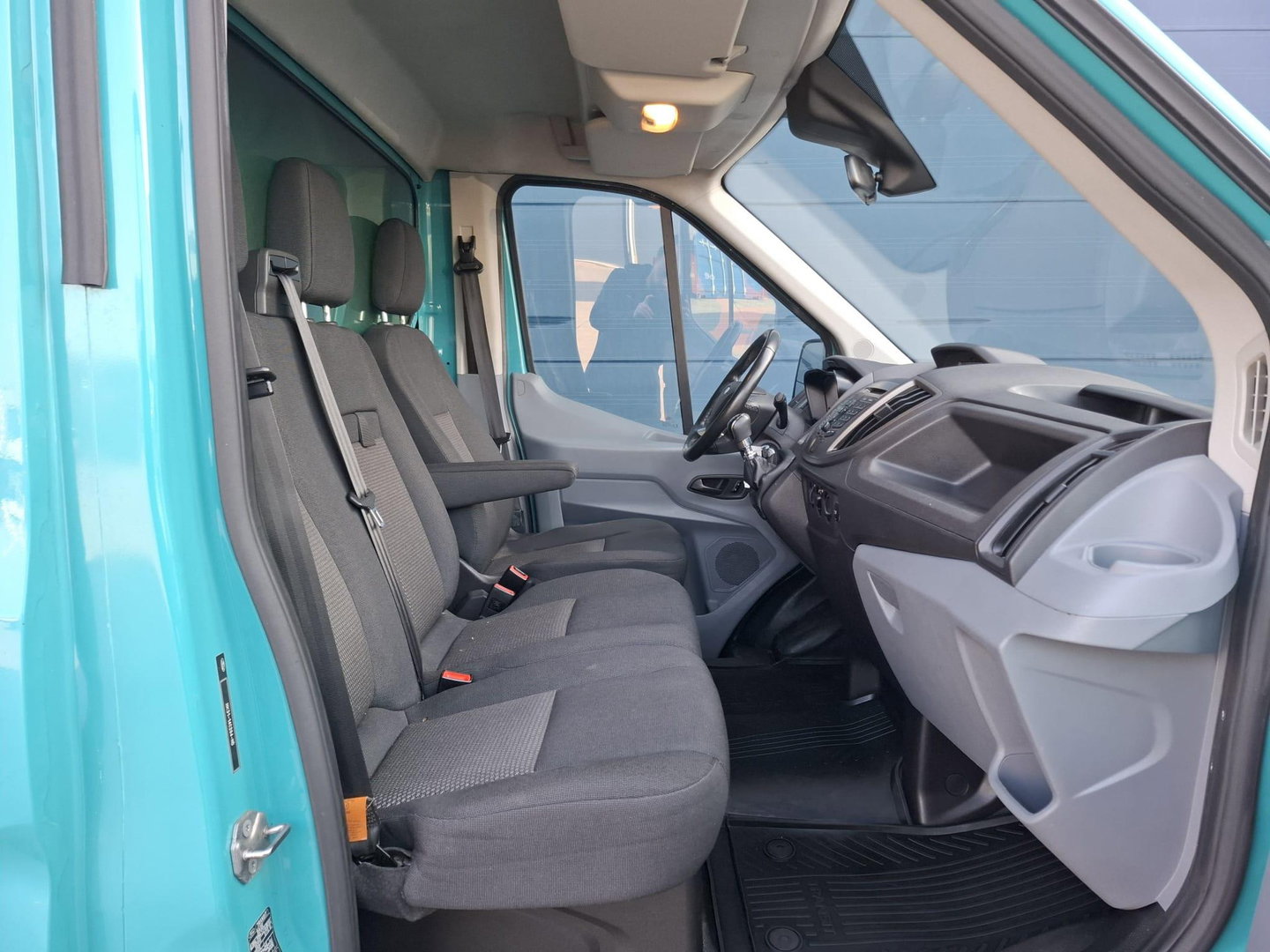 Ford Transit 350 2.2 TDCI L4H1 Ambiente LAADKLEP / NAVI / CRUISE CONTROLE / 3 ZITS / EURO 6