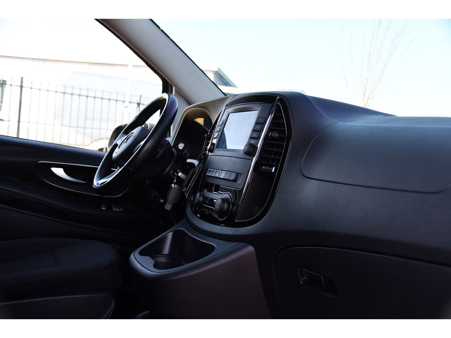 Mercedes-Benz Vito 119 CDI L2 PB Edition Camera, Cruise, Carplay, LED, 190pk, Clima, Automaat, mulitmedia, Trekhaak, Sensoren, Uniek!