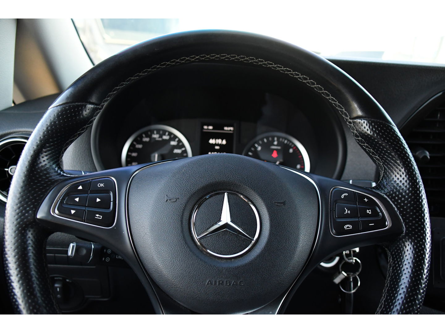 Mercedes-Benz Vito 119 CDI L2 PB Edition Camera, Cruise, Carplay, LED, 190pk, Clima, Automaat, mulitmedia, Trekhaak, Sensoren, Uniek!