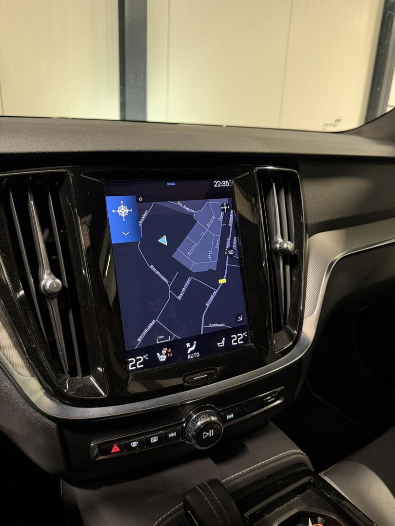 Volvo V60 2.0 T6 Recharge AWD R-Design Pano Leer Camera NAP