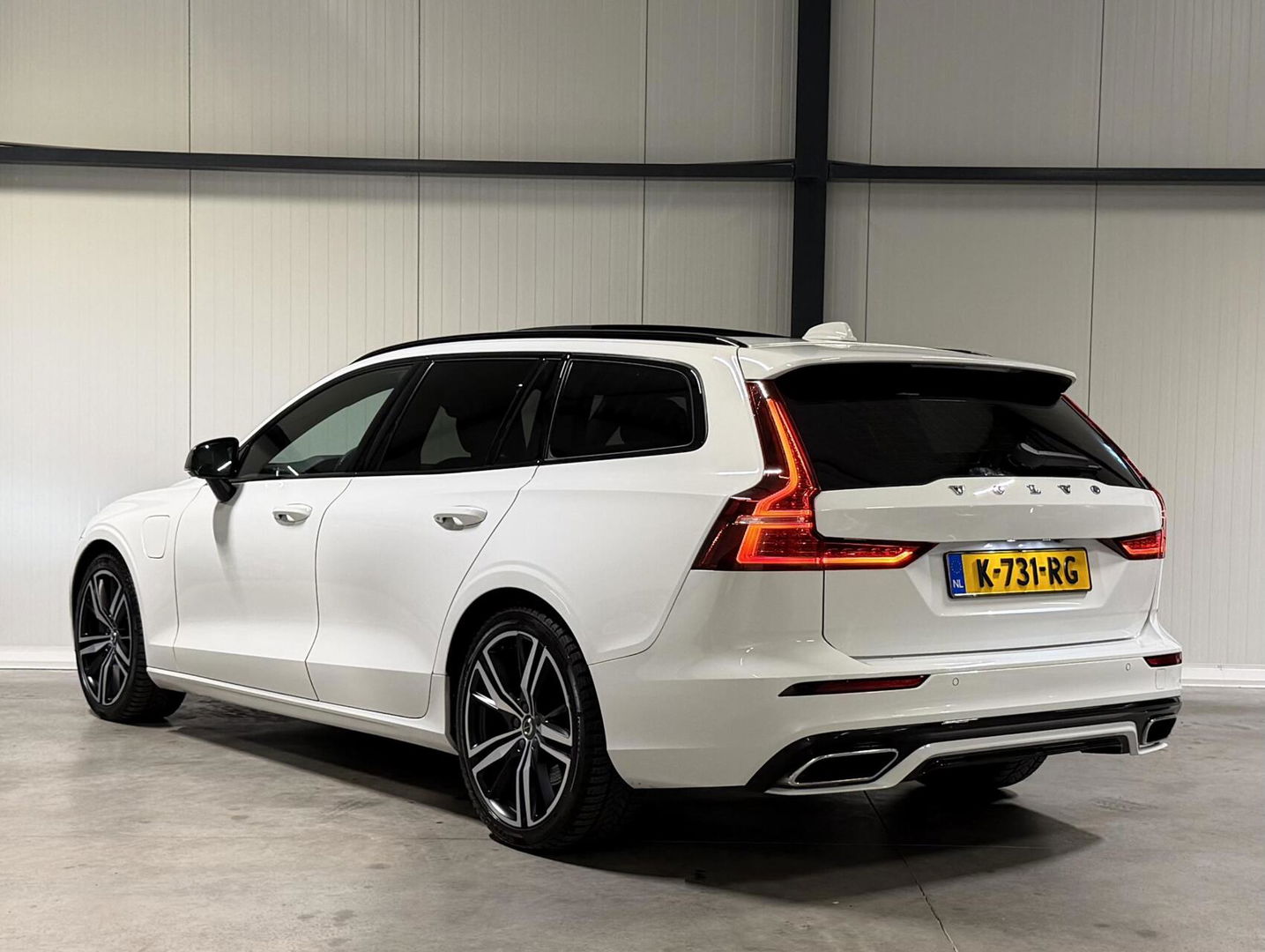 Volvo V60 2.0 T6 Recharge AWD R-Design Pano Leer Camera NAP