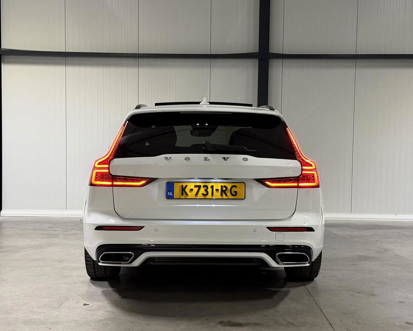 Volvo V60 2.0 T6 Recharge AWD R-Design Pano Leer Camera NAP