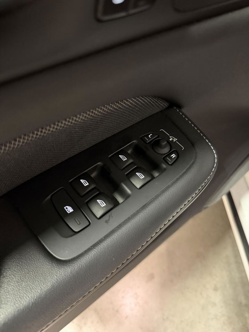 Volvo V60 2.0 T6 Recharge AWD R-Design Pano Leer Camera NAP