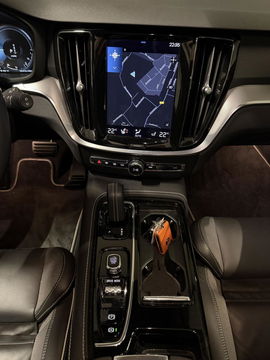 Volvo V60 2.0 T6 Recharge AWD R-Design Pano Leer Camera NAP