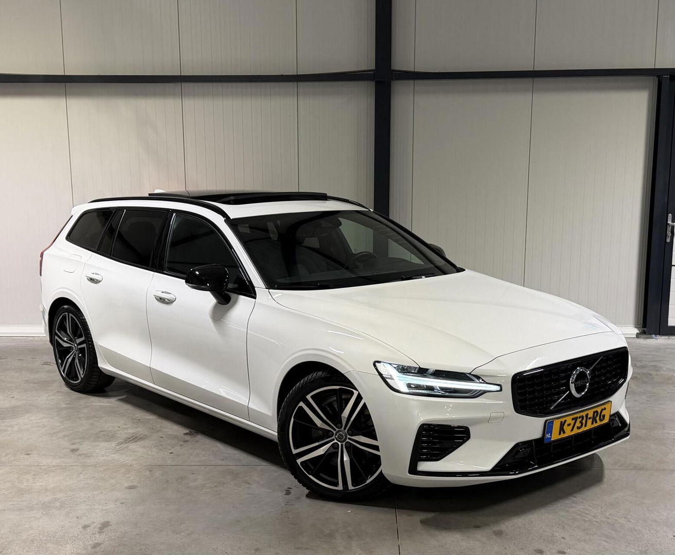 Volvo V60 2.0 T6 Recharge AWD R-Design Pano Leer Camera NAP