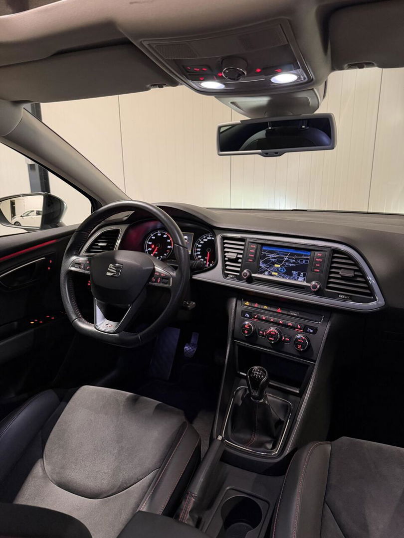 SEAT Leon 1.8 TSI FR 180PK Pano Stoelverwarming Sfeer Cruise