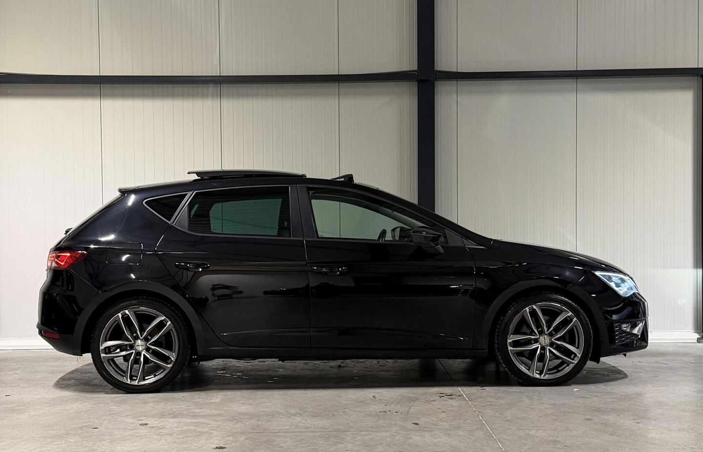 SEAT Leon 1.8 TSI FR 180PK Pano Stoelverwarming Sfeer Cruise