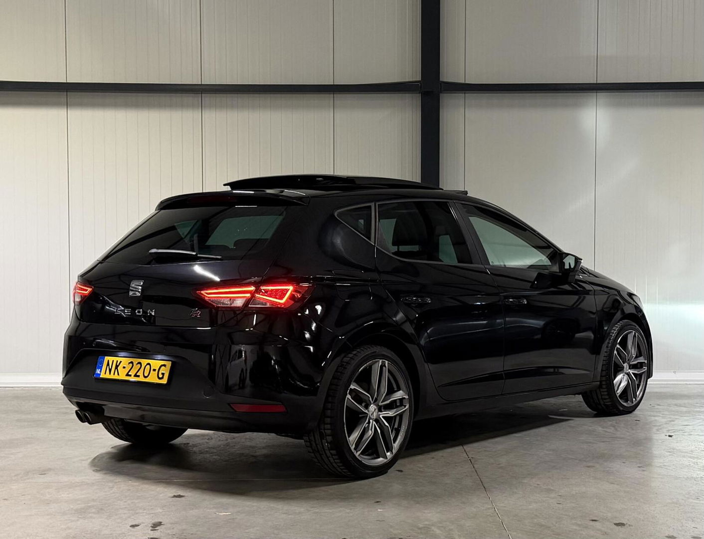 SEAT Leon 1.8 TSI FR 180PK Pano Stoelverwarming Sfeer Cruise