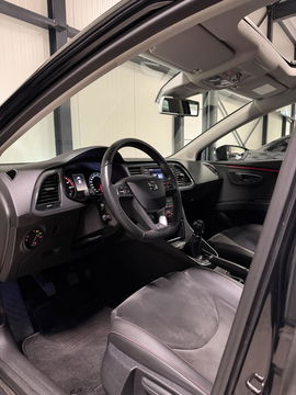 SEAT Leon 1.8 TSI FR 180PK Pano Stoelverwarming Sfeer Cruise