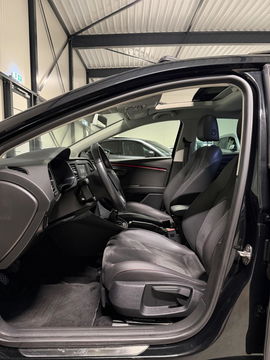 SEAT Leon 1.8 TSI FR 180PK Pano Stoelverwarming Sfeer Cruise