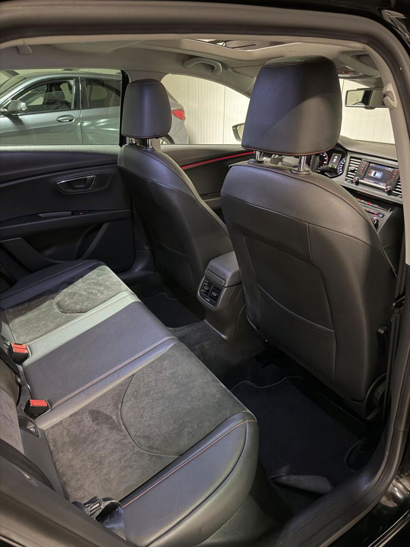 SEAT Leon 1.8 TSI FR 180PK Pano Stoelverwarming Sfeer Cruise