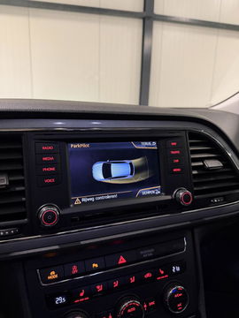 SEAT Leon 1.8 TSI FR 180PK Pano Stoelverwarming Sfeer Cruise