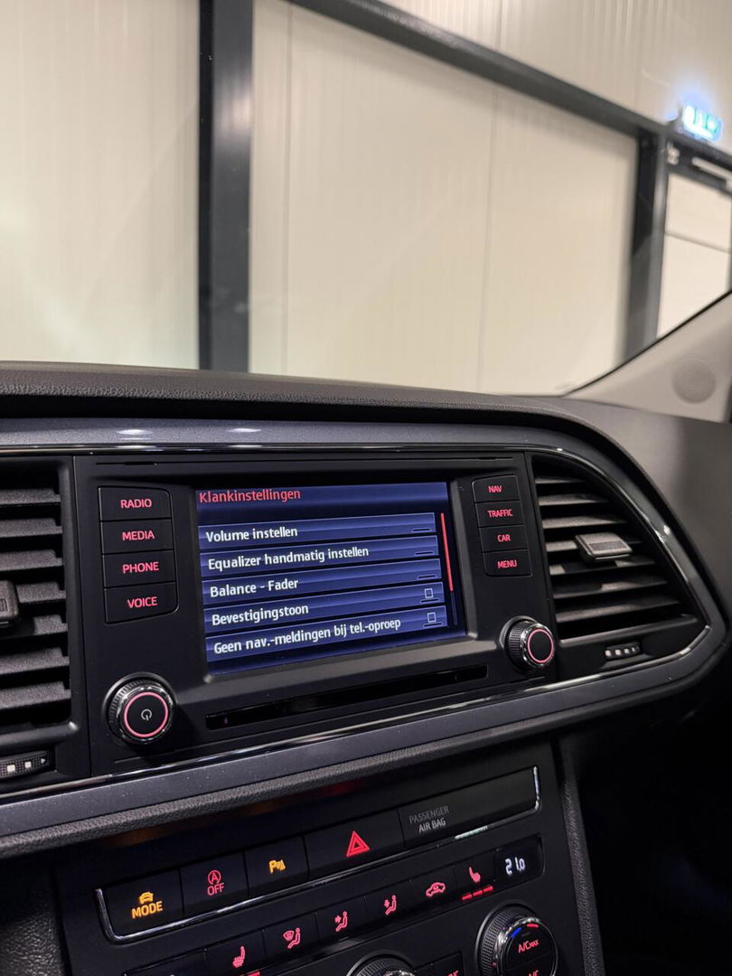 SEAT Leon 1.8 TSI FR 180PK Pano Stoelverwarming Sfeer Cruise