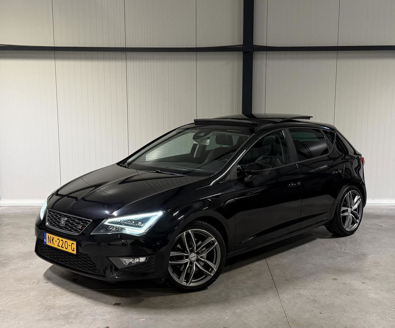 SEAT Leon 1.8 TSI FR 180PK Pano Stoelverwarming Sfeer Cruise