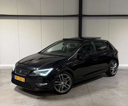 SEAT Leon 1.8 TSI FR 180PK Pano Stoelverwarming Sfeer Cruise