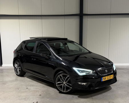 SEAT Leon 1.8 TSI FR 180PK Pano Stoelverwarming Sfeer Cruise