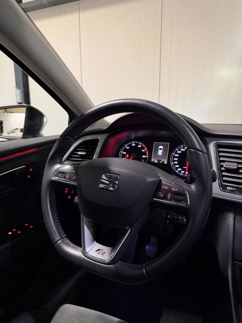 SEAT Leon 1.8 TSI FR 180PK Pano Stoelverwarming Sfeer Cruise