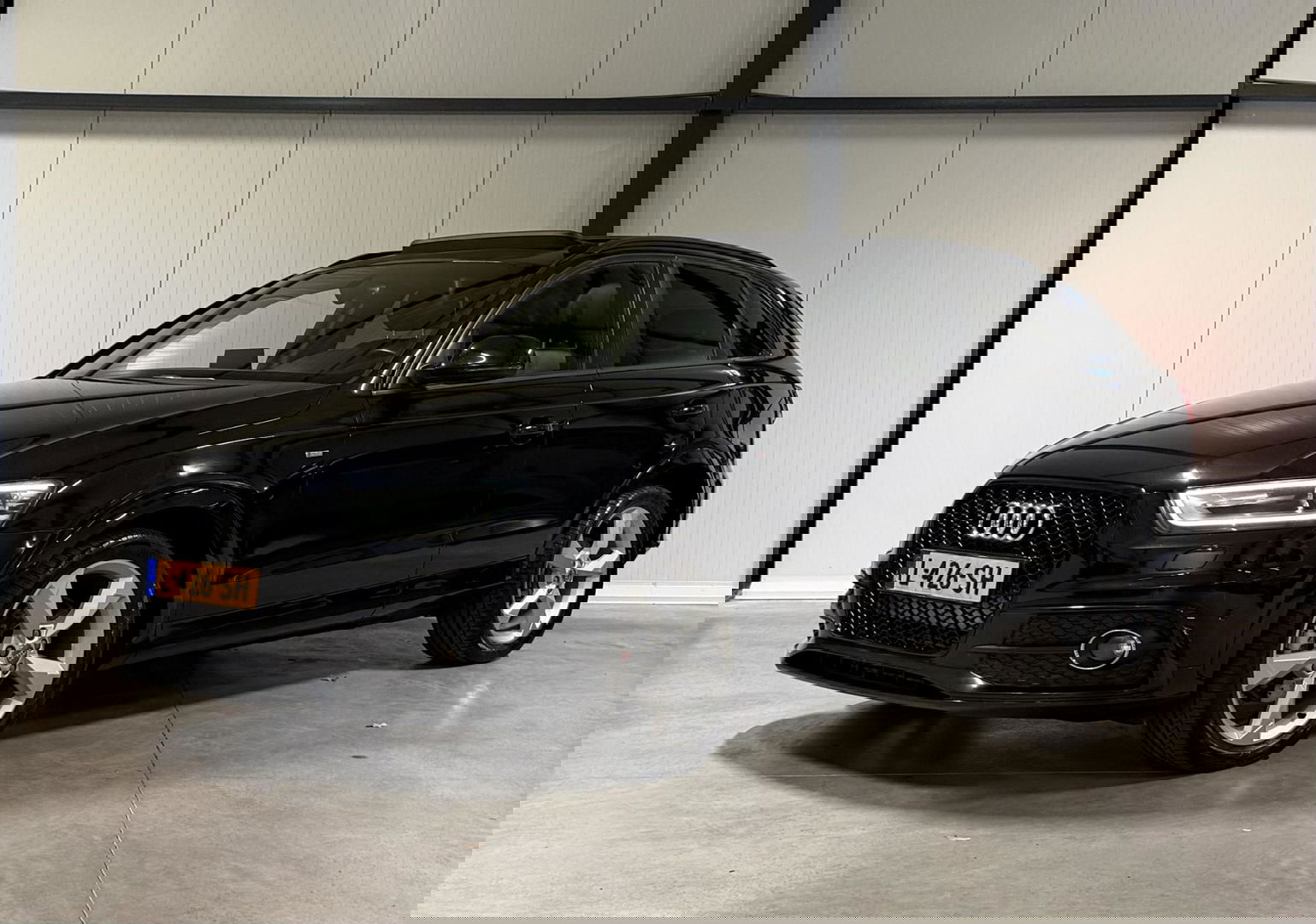 Audi Q3 2.0 TFSI quattro S-line Pano Trekhaak Black edition