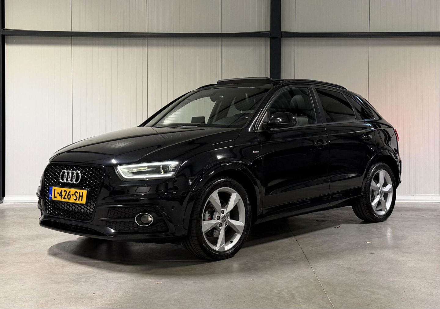 Audi Q3 2.0 TFSI quattro S-line Pano Trekhaak Black edition