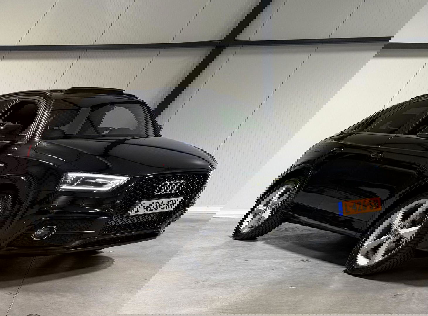 Audi Q3 2.0 TFSI quattro S-line Pano Trekhaak Black edition