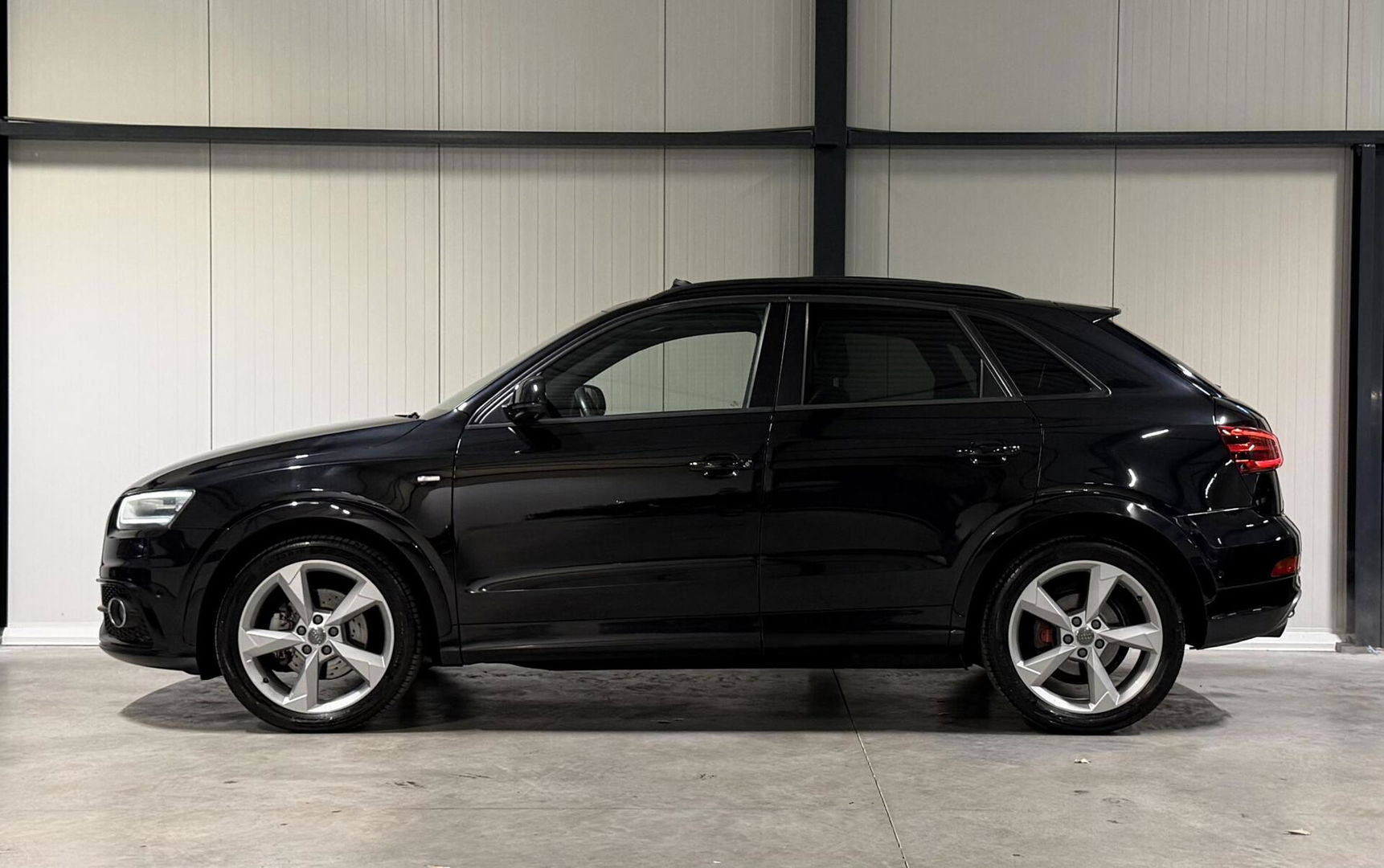 Audi Q3 2.0 TFSI quattro S-line Pano Trekhaak Black edition
