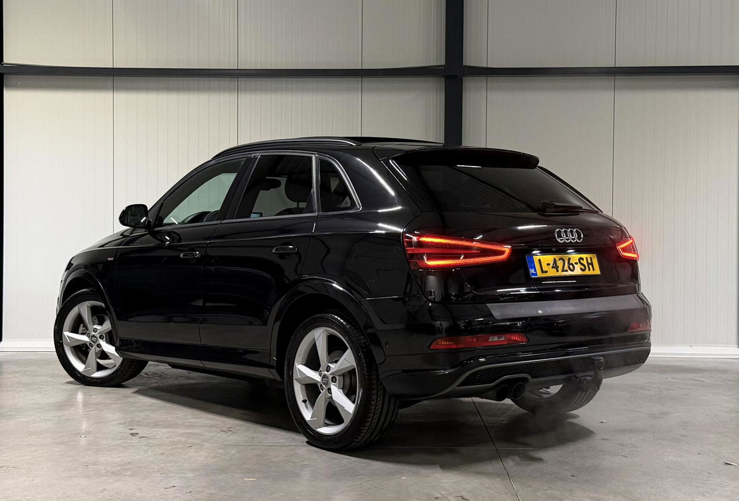 Audi Q3 2.0 TFSI quattro S-line Pano Trekhaak Black edition