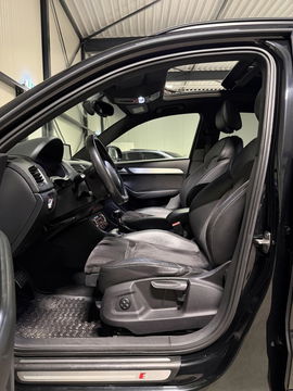 Audi Q3 2.0 TFSI quattro S-line Pano Trekhaak Black edition