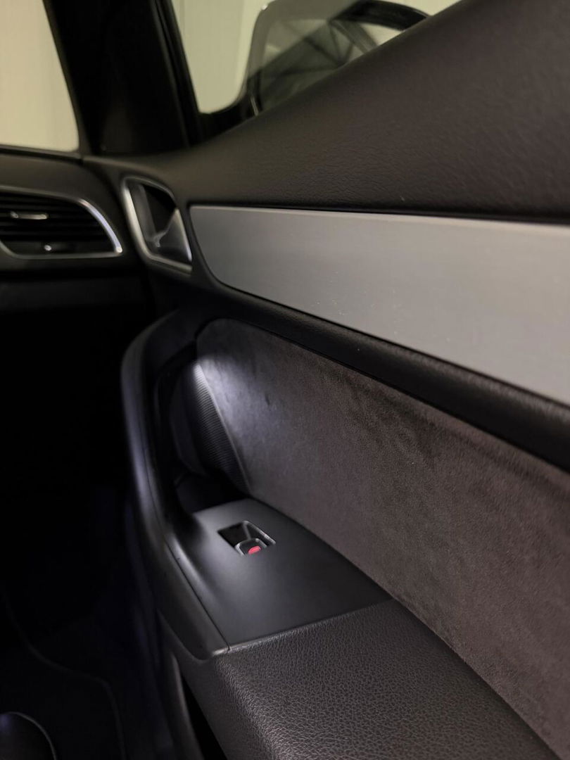 Audi Q3 2.0 TFSI quattro S-line Pano Trekhaak Black edition